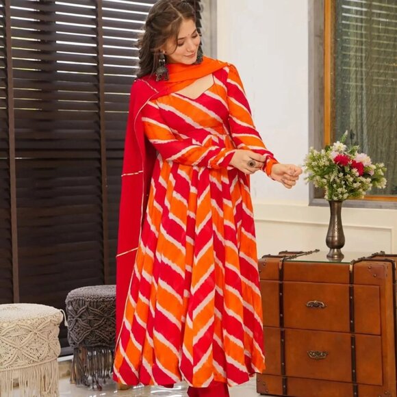 Silk Printed Salwar Suit - Picture 4 of 13